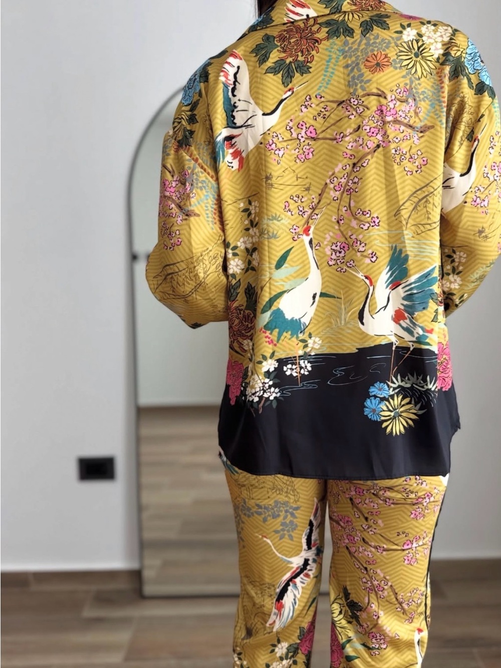 ZARA Women’s Satin Kimono Blazer Golden Floral Crane Print * No Belt *  EUC XL - Picture 2 of 5